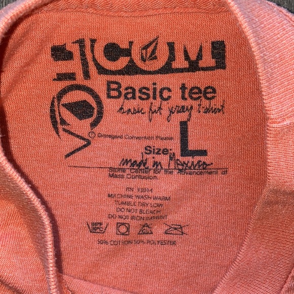 Awesome Volcom Logo Tee - Picture 3 of 4
